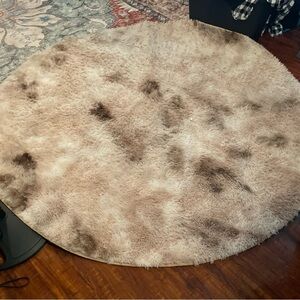 Amazon Plush Round Shag Rug in Cream and Brown Tones